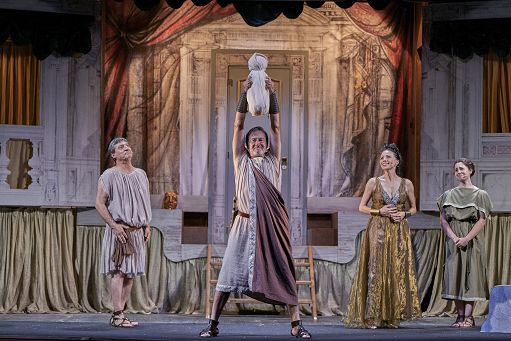 Teatro, Emilio Solfrizzi in Anfitrione al Quirino di Roma