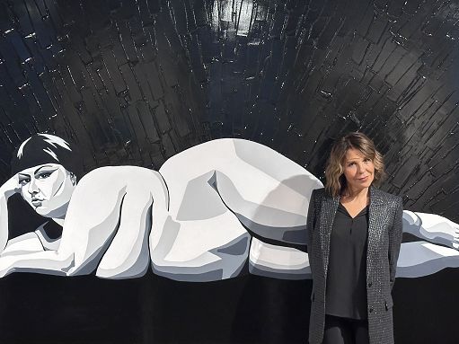 Luna Berlusconi presenta a Roma “Divina”, opera digitalizzata da IA