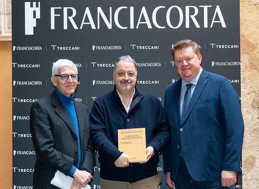 Vino, “Viaggio in Franciacorta”: un diario firmato Armando Castagno