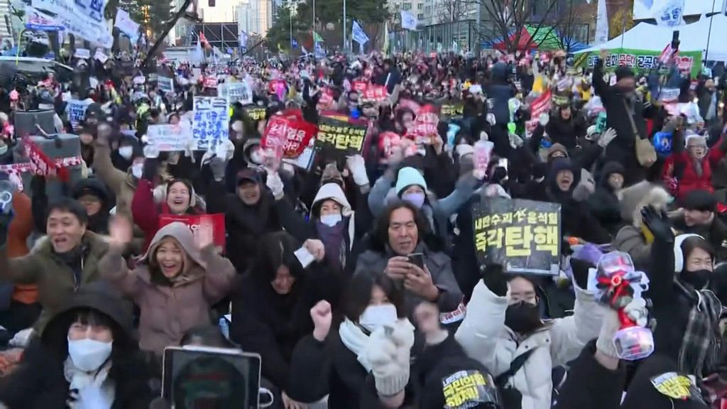 Sudcorea, il presidente Yoon (sotto impeachment) promette di farsi da parte