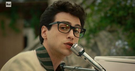 Il 18 febbraio su Rai1 il film tv “Champagne” su Peppino di Capri