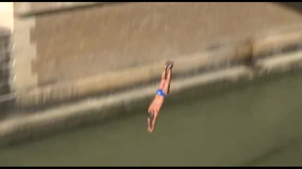Capodanno a Roma, l’immancabile tuffo nel Tevere