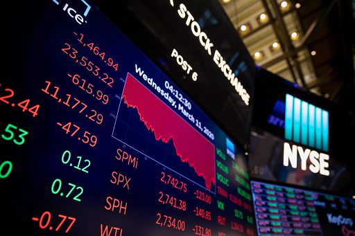 Wall Street debutto volatile sul 2025, DJ -0,36%, Nasdaq -0,16%