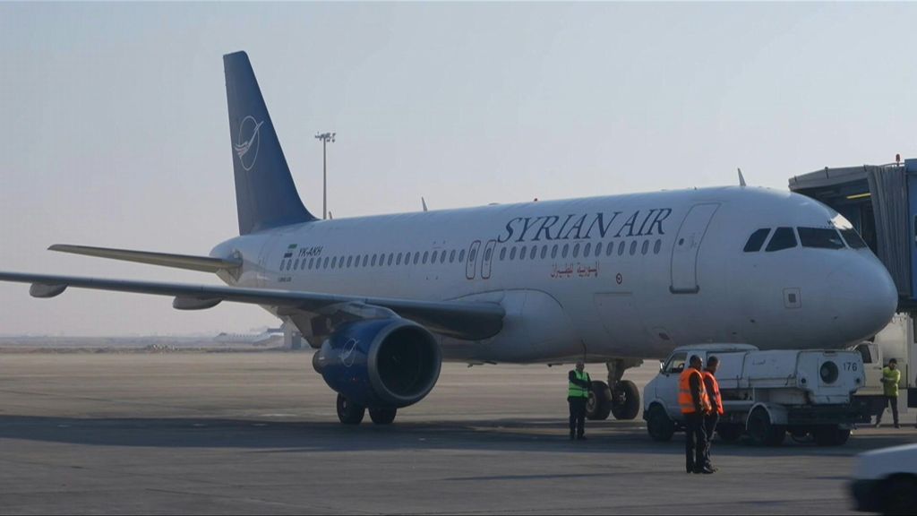 Siria, l’aeroporto di Damasco ha riaperto per la prima volta da caduta Assad