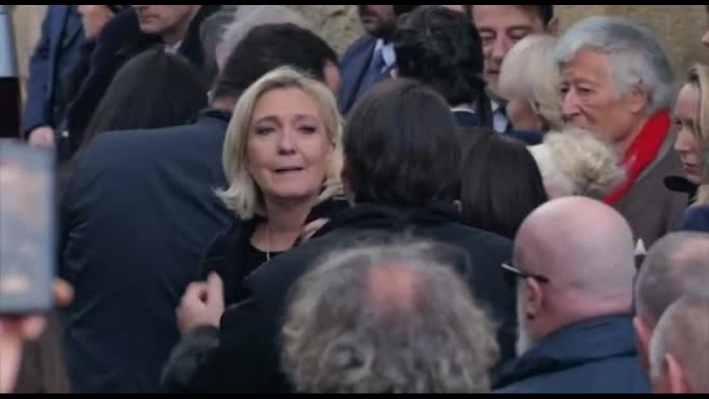 L’addio a Jean-Marie Le Pen in immagini: da Marine alla gente comune