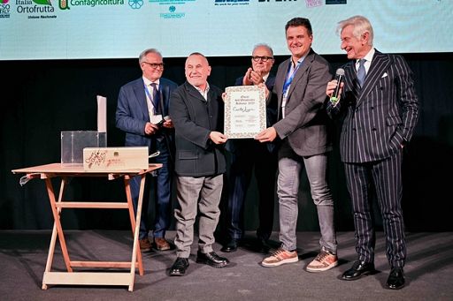 A Carlo Lingua l’Oscar dell’ortofrutta italiana 2025