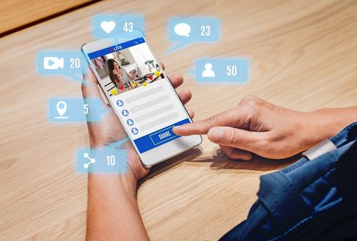 Un calcolatore misura l’impronta di carbonio degli influencer