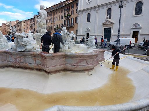 Roma, sovraccarico idrico nelle fontane di piazza Navona e Farnese