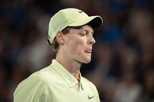 Il legale di Sinner: “Tennisti dei falchi, Jannik trattato male”