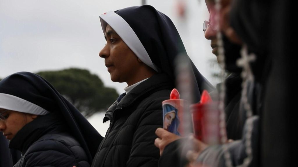 I medici sciolgono la prognosi: il Papa non è più in imminente pericolo di vita