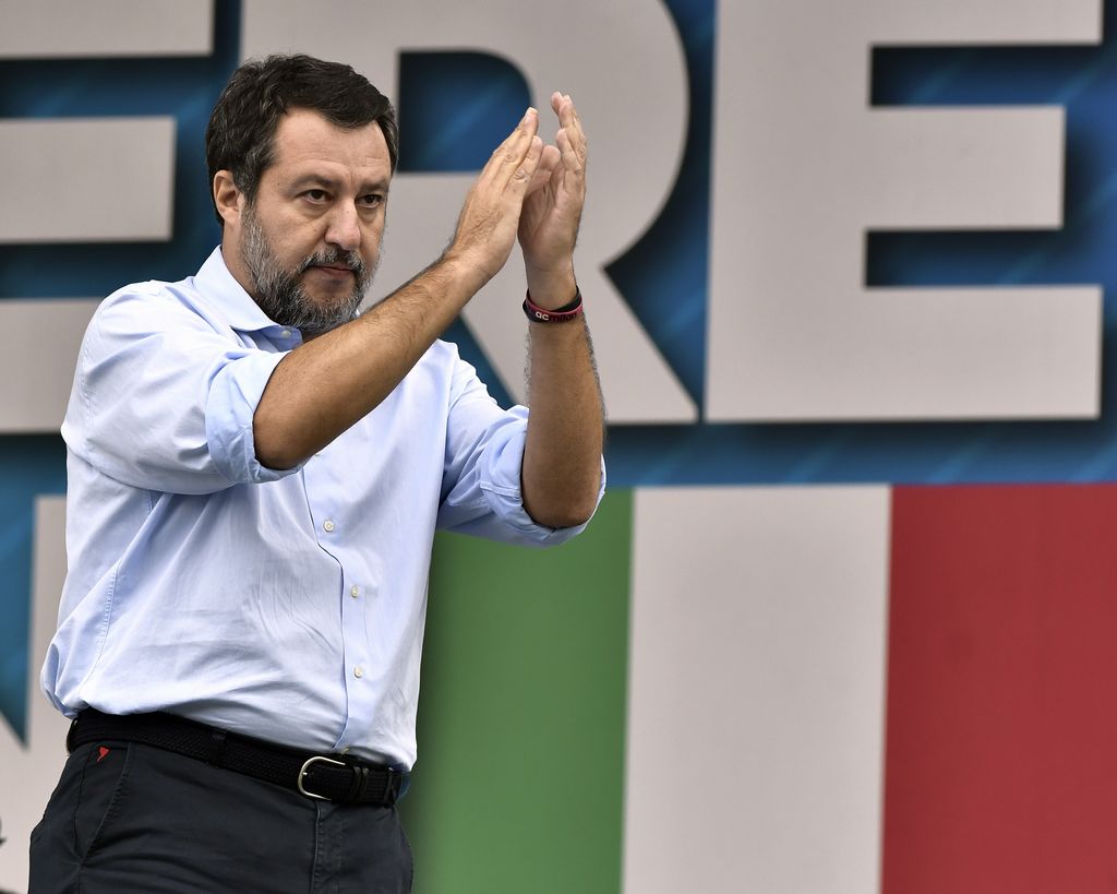Lega, si muovono i salviniani: per congresso mozione su identità