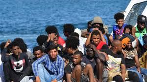 Naufragio migranti a Lampedusa:40 dispersi, 6 morti, 10 salvati