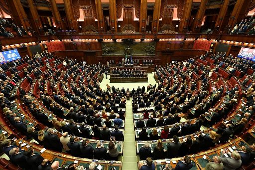 Ue, Meloni legge manifesto Ventotene in aula: non è la mia Europa