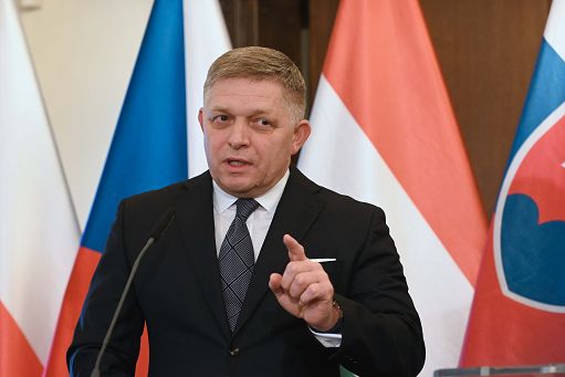 Ue, Fico: pronti al veto su nuove sanzioni a Mosca se ostacolono la pace