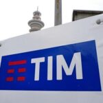Tim, Vivendi vende oltre il 5% del capitale e scende al 18,4%