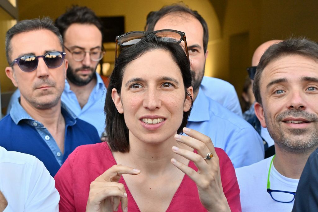 Governo, Schlein: litiga e non pensa più agli italiani