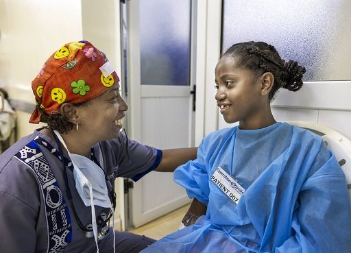 Operation Smile: arte e vini pregiati per il sorriso dei bambini