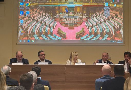 Caro bollette, FareAmbiente annuncia referendum per taglio costi energia