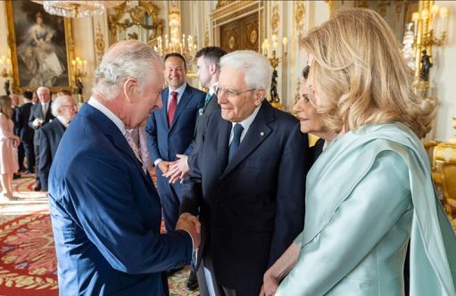 Italia-Gb, Mattarella riceve re Carlo e Camilla al Quirinale
