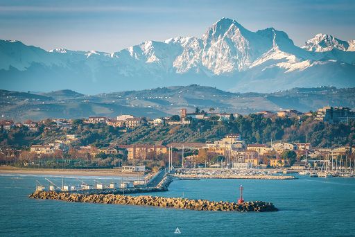 Abruzzo, il racconto identitario della “Riviera del Gigante”