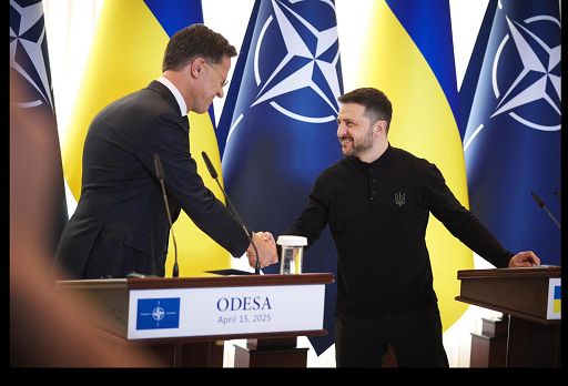 Rutte a Odessa con Zelensky: “sostegno della Nato è incrollabile”