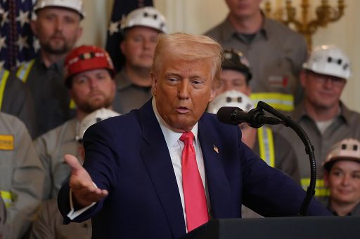 Trump: sul taglio dei tassi Powell è in ritardo e sbaglia, va licenziato