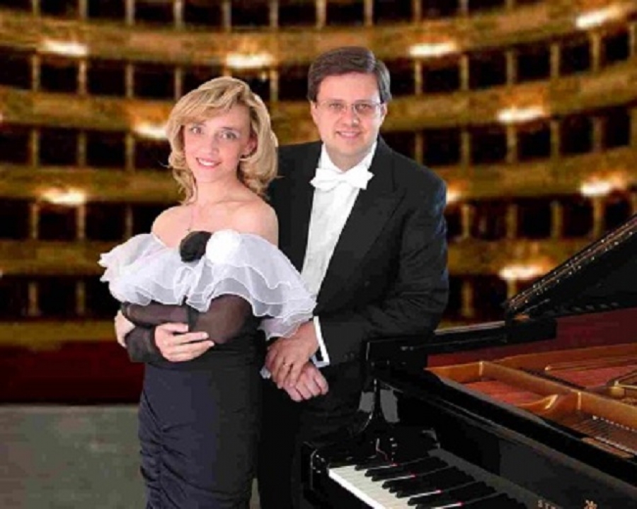 Roberto Metro ed Elvira Foti, inaugurano i matinée a Villa Fondi