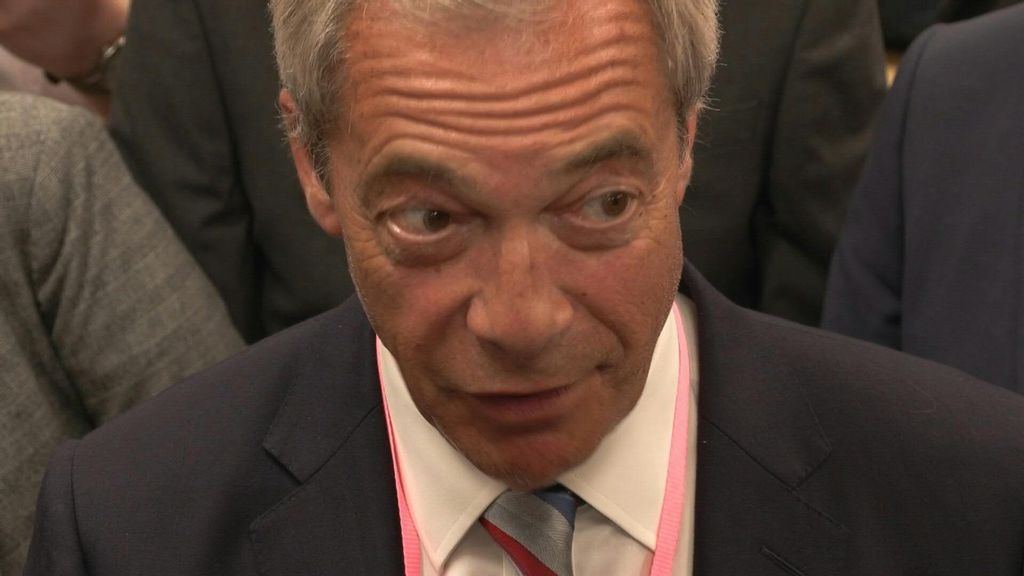 Scossone politico nel Regno Unito: a Reform Uk di Farage un seggio laburista