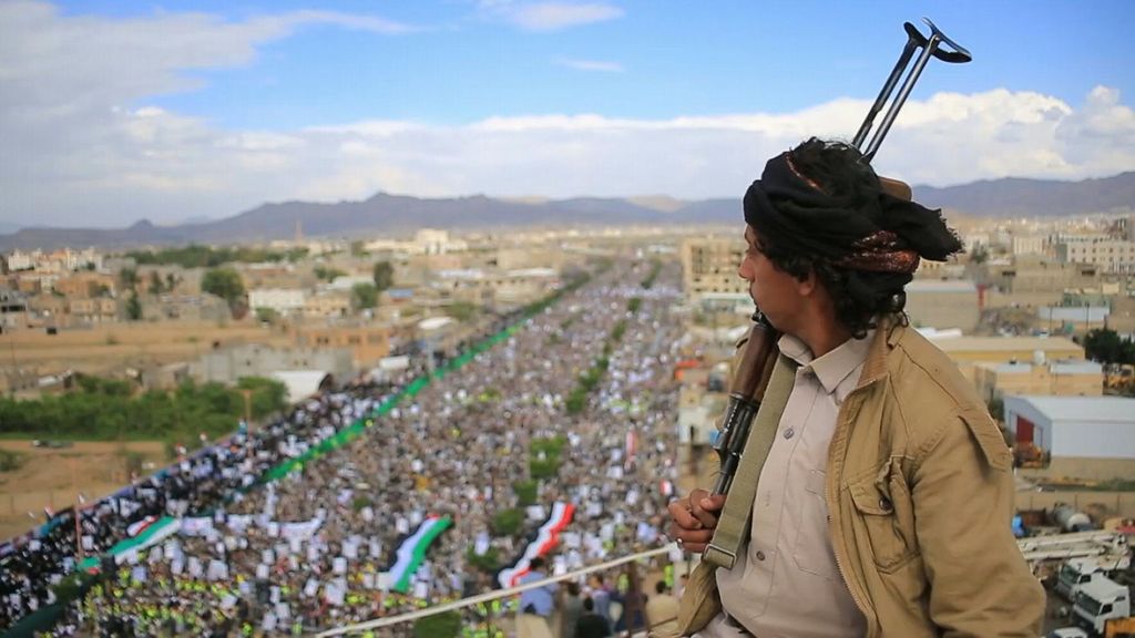 Gli Houthi rivendicano l’attacco all’aeroporto di Tel Aviv