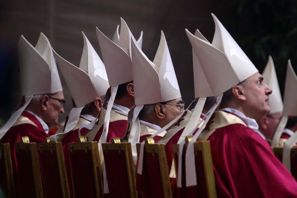 A san Pietro l’ultima messa dei Cardinali per Papa Francesco, presiede Mamberti