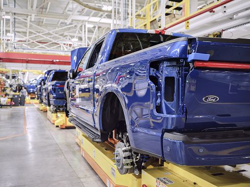 Ford: utile e Ebit I trim. -60%, ritirata guidance 2025