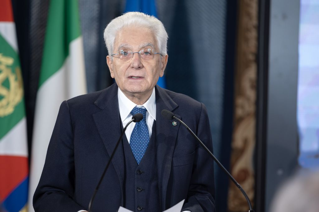 Mattarella visita centro Coni: sport trasmette valori convivenza a giovani