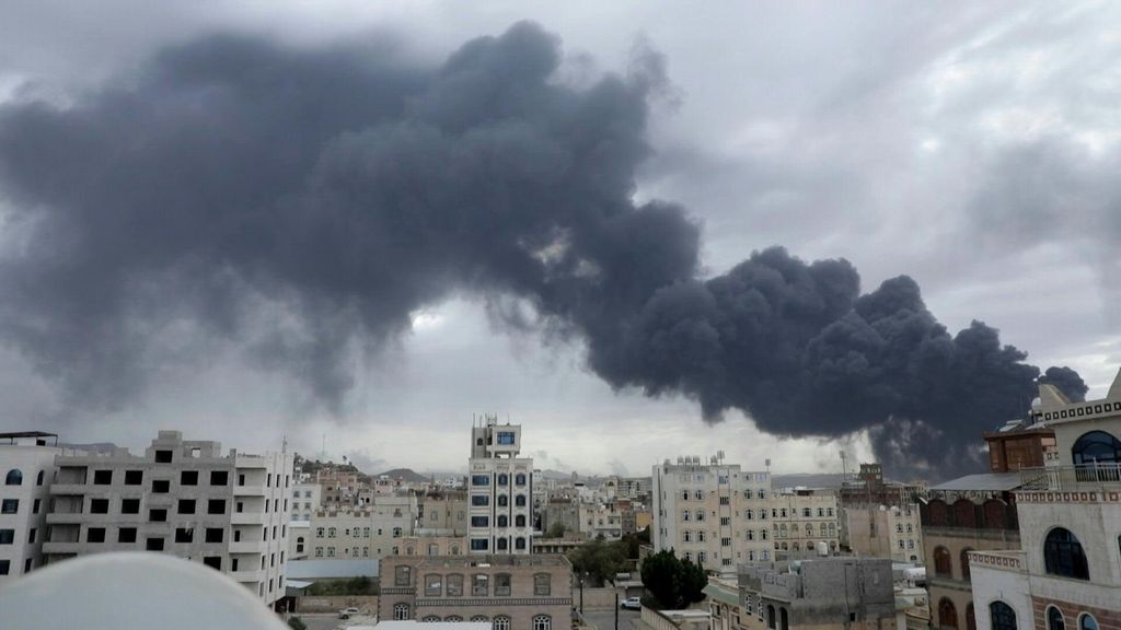 Israele colpisce lo Yemen, i caccia dell’Idf distruggono l’aeroporto di San’a