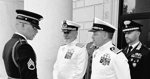 Nato, Cavo Dragone su Tomba Milite Ignoto Arlington: toccante umiltà