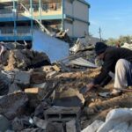 Raid israeliano contro ristorante e mercato di Gaza City: 25 morti