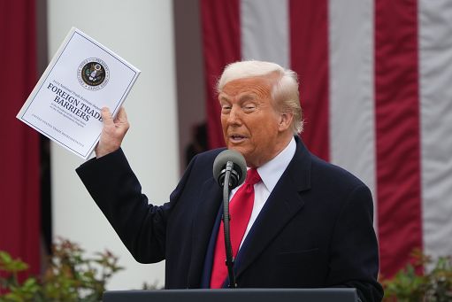 Dazi, FT: il “grande accordo” preannunciato per oggi da Trump sarà con la Gb