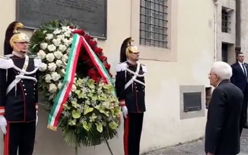 Mattarella a via Caetani per l’omaggio ad Aldo Moro
