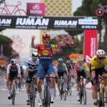 Ciclismo, Giro d’Italia: a Pedersen tappa e maglia rosa