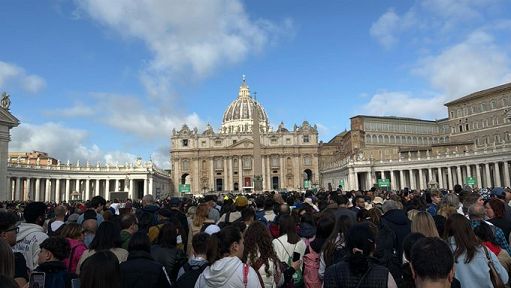 Il cardinale Parolin: Leone XIV affronterà con equilibrio i problemi