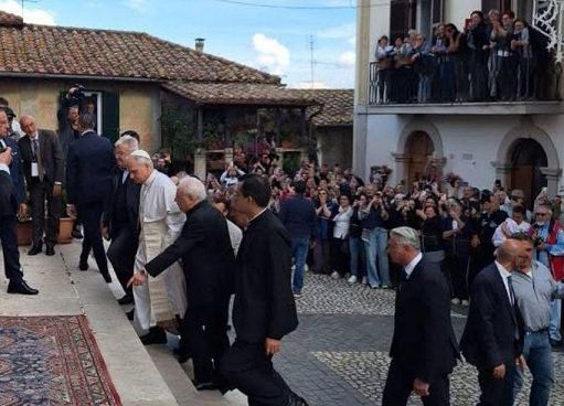 Il Papa a sorpresa a Genazzano al santuario Madonna Buon Consiglio