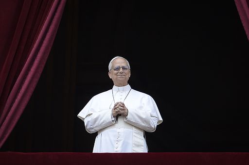 Prima telefonta tra Zelensky e Papa Leone XIV: l’ho invitato in Ucraina