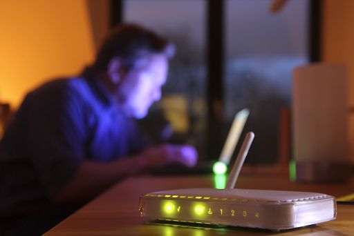 Ue, stop a consumo energetico di dispositivi elettrici in standby