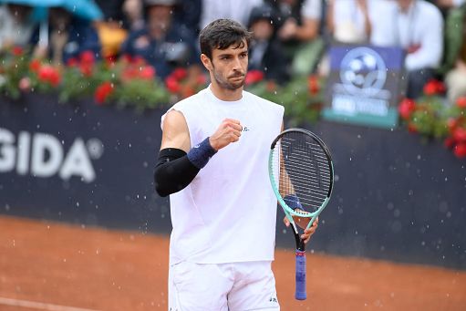 Internazionali Tennis, Musetti ai quarti di Roma: Medvedev battuto 7-5, 6-4