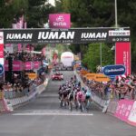 Ciclismo, Pedersen vince anche la quinta tappa a Matera