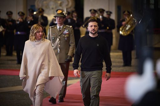 Meloni con Merz, Macron e Zelensky al summit di Tirana. Focus su Ucraina