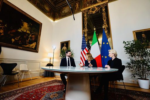 La mossa Meloni per riprendersi la scena, mette al tavolo Vance e von der Leyen