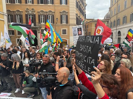 Gaza, presidio pro-Pal davanti alla Camera,Conte e Fratoianni in piazza