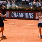 Tennis, Errani-Paolini trionfano al Roland Garros
