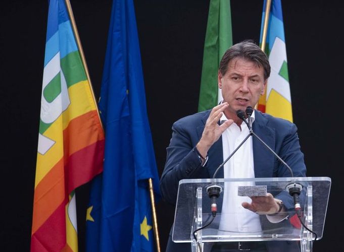 Difesa Ue, Conte: follia riarmo finanziato con Recovery Fund
