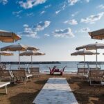 Estate 2025, Spiagge.it: prenotazione ombrelloni online +50%